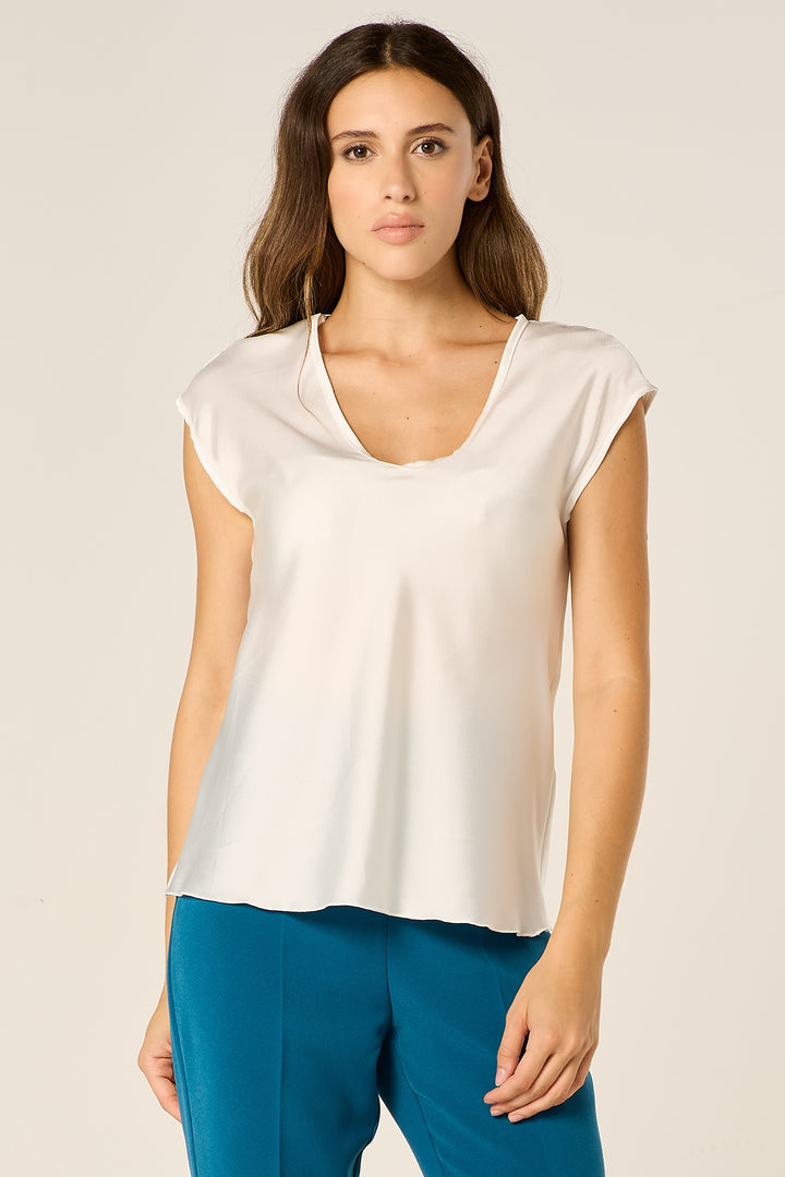 Blusa in satin scollo a V