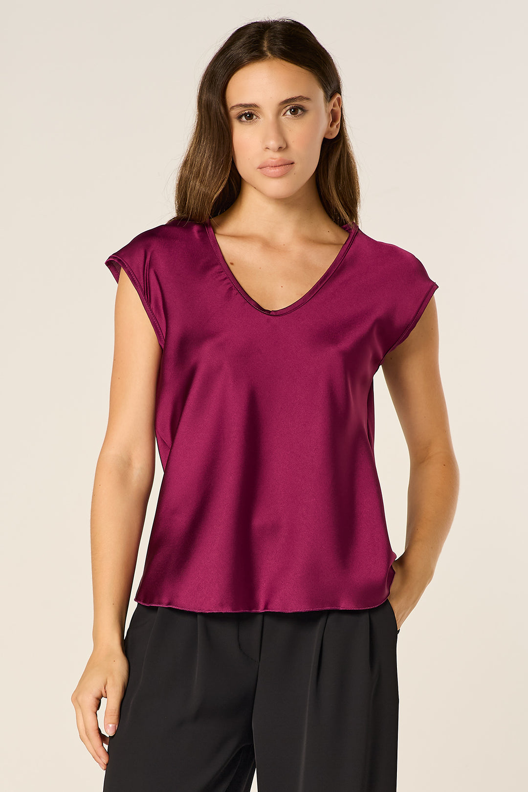 Blusa in satin scollo a V