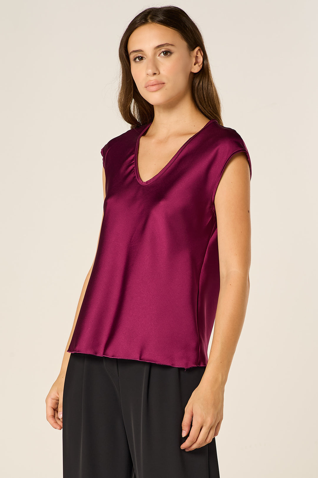 Blusa in satin scollo a V