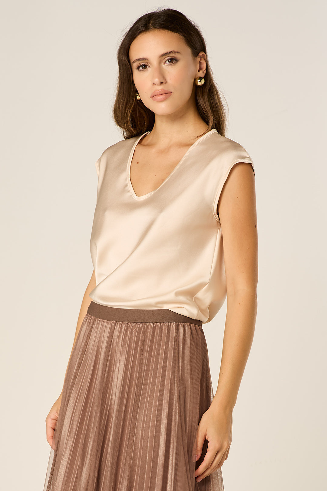 Blusa in satin scollo a V