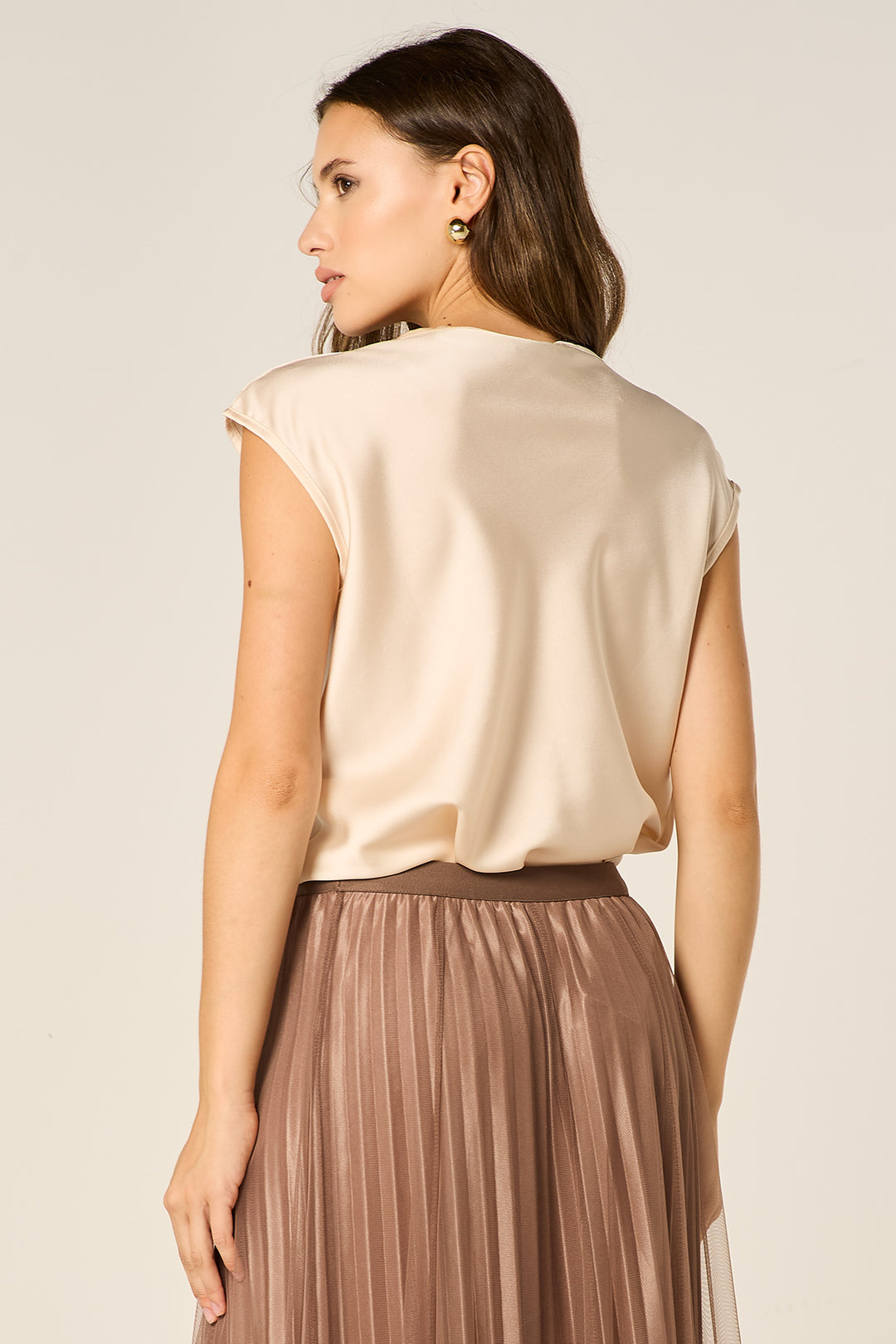 Blusa in satin scollo a V