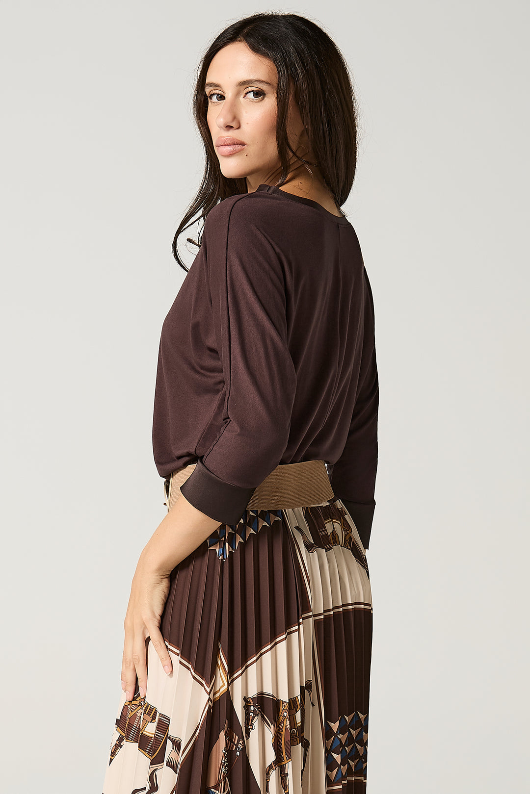 Maglia con bordi in satin