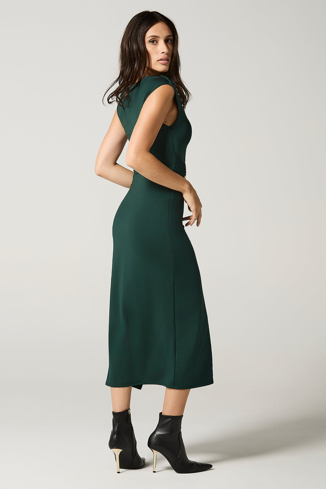 Abito con fibbia gioiello