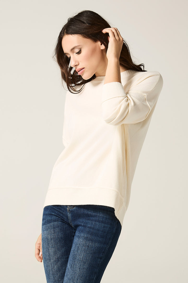 Maglia girocollo con bordino in rilievo