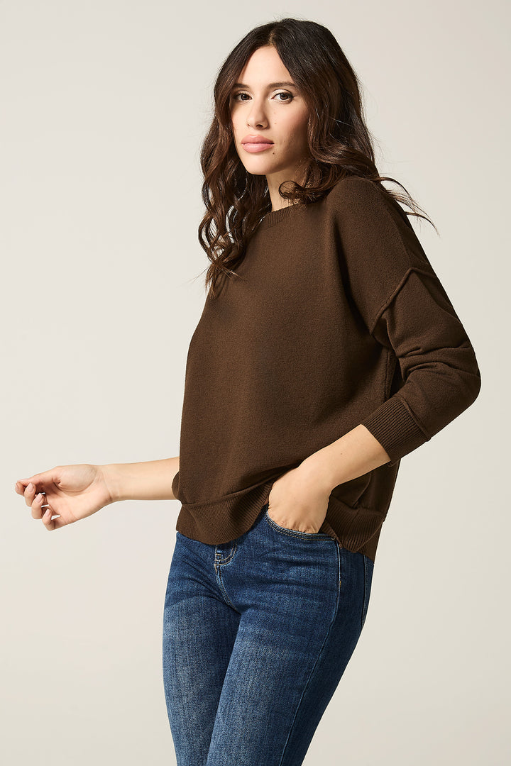 Maglia girocollo con bordino in rilievo