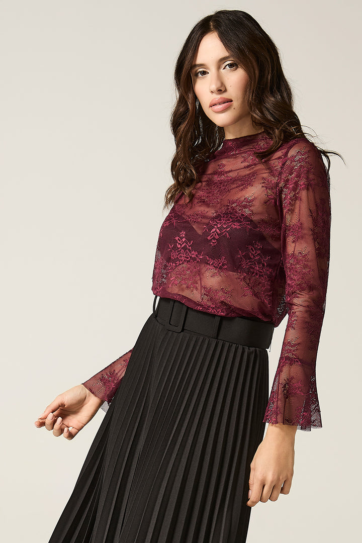 Maglia in pizzo con polso a campana