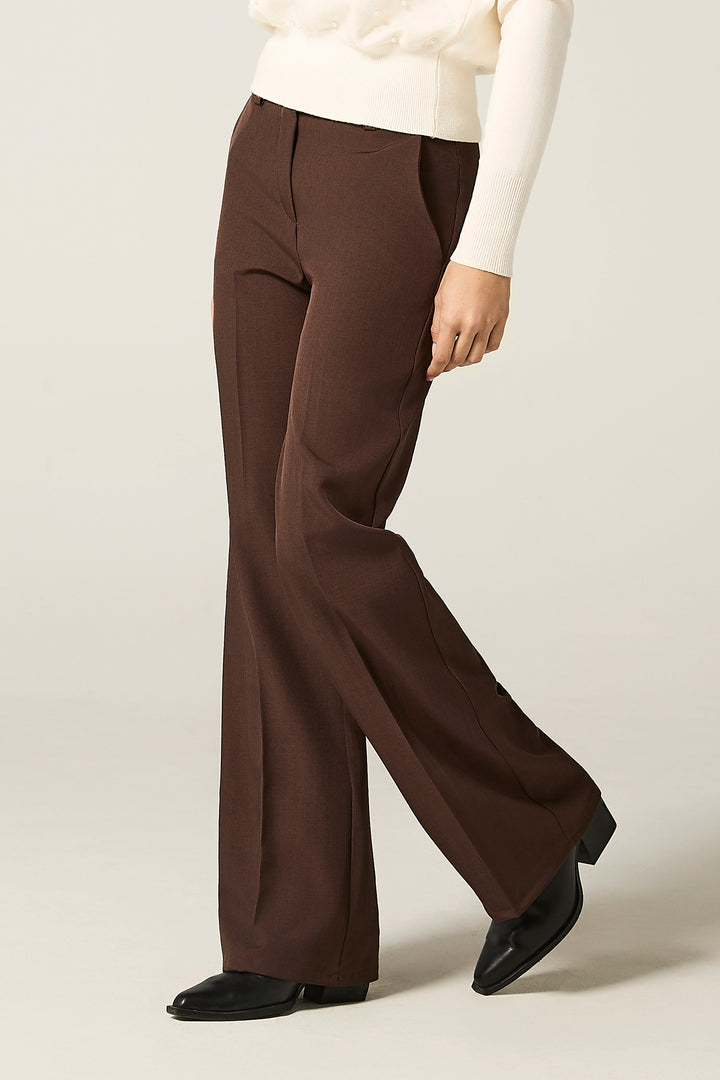 Pantalone chino gamba flare