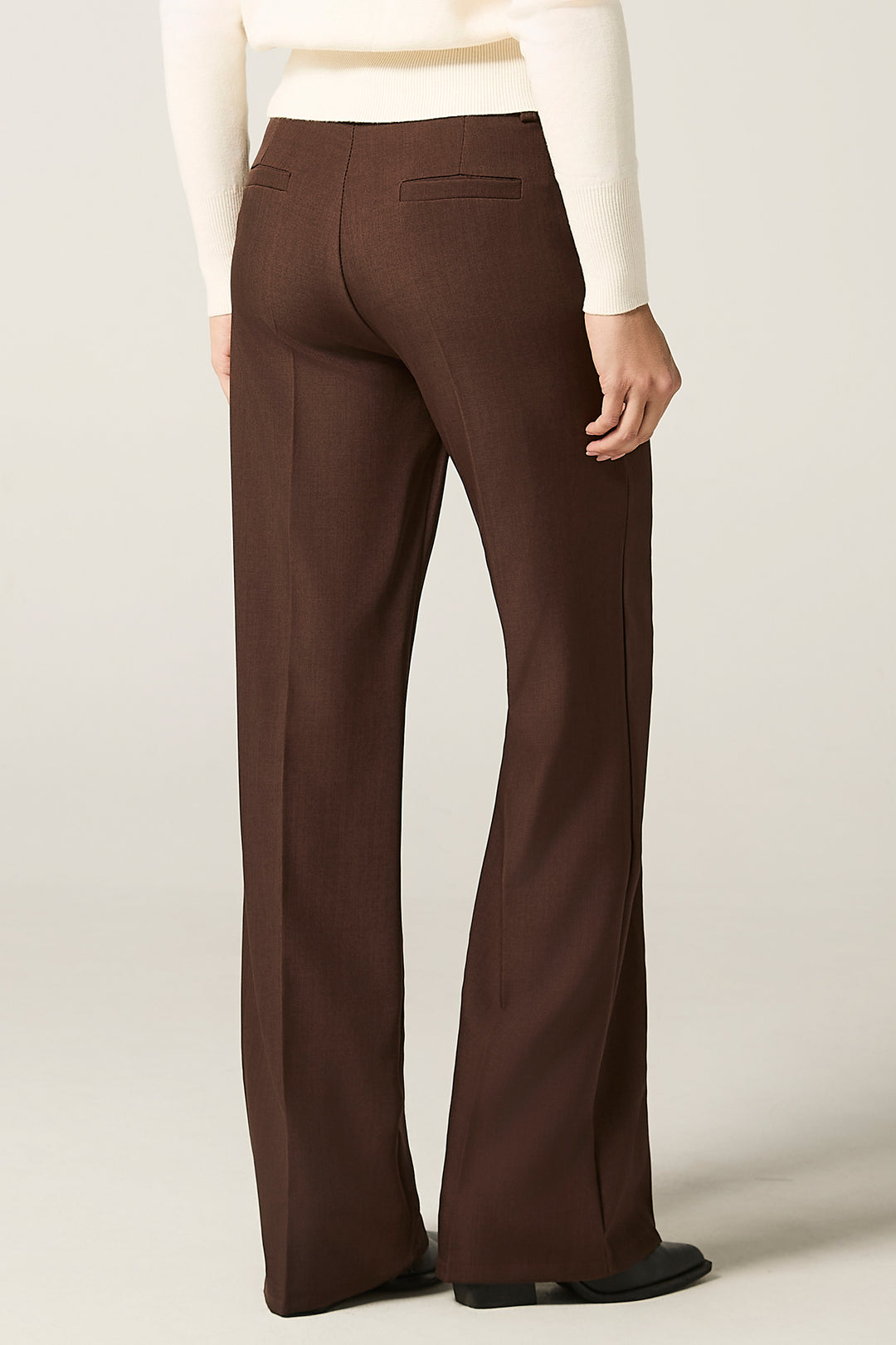 Pantalone chino gamba flare