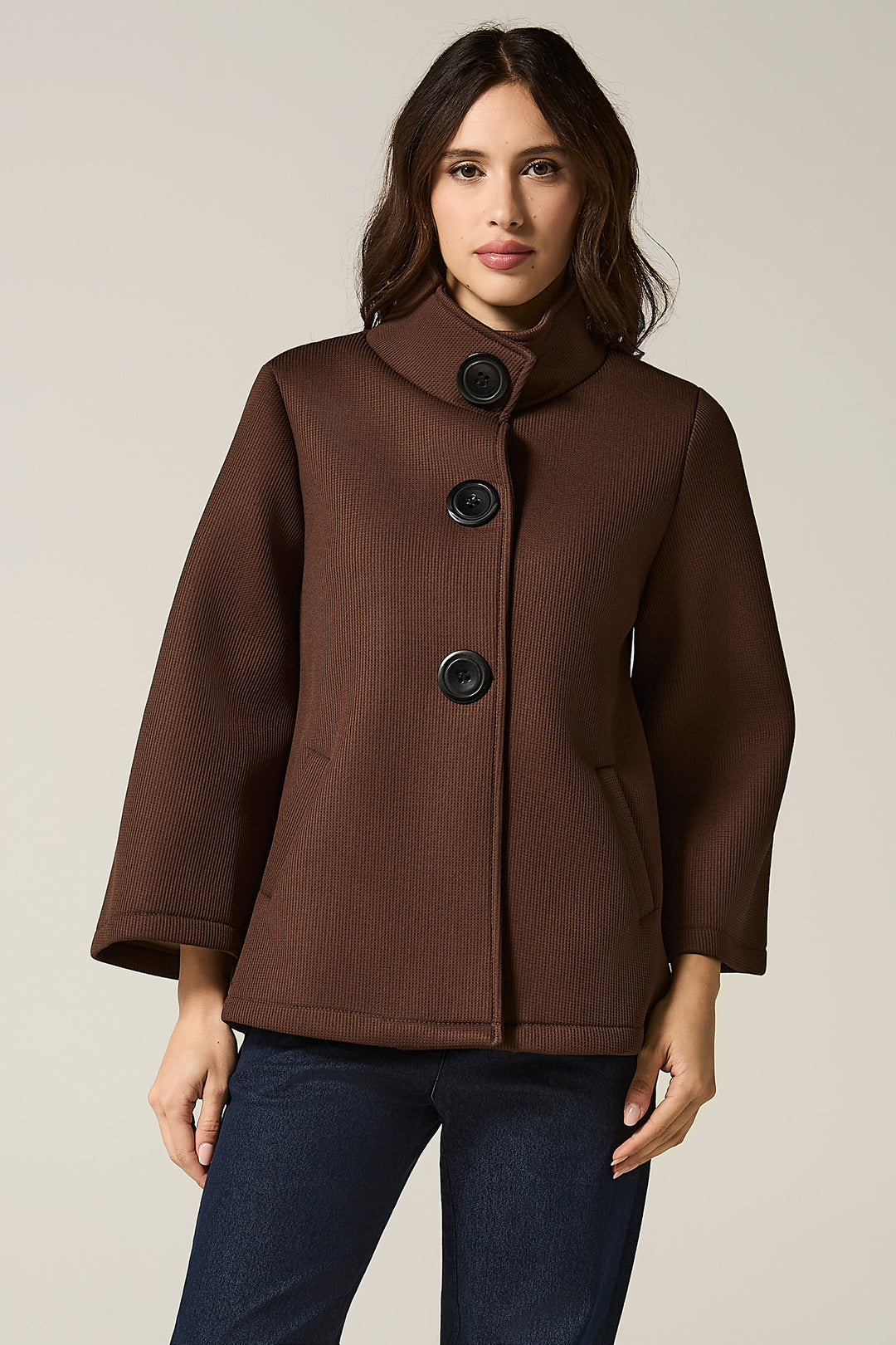 Giaccone in neoprene a 3 bottoni