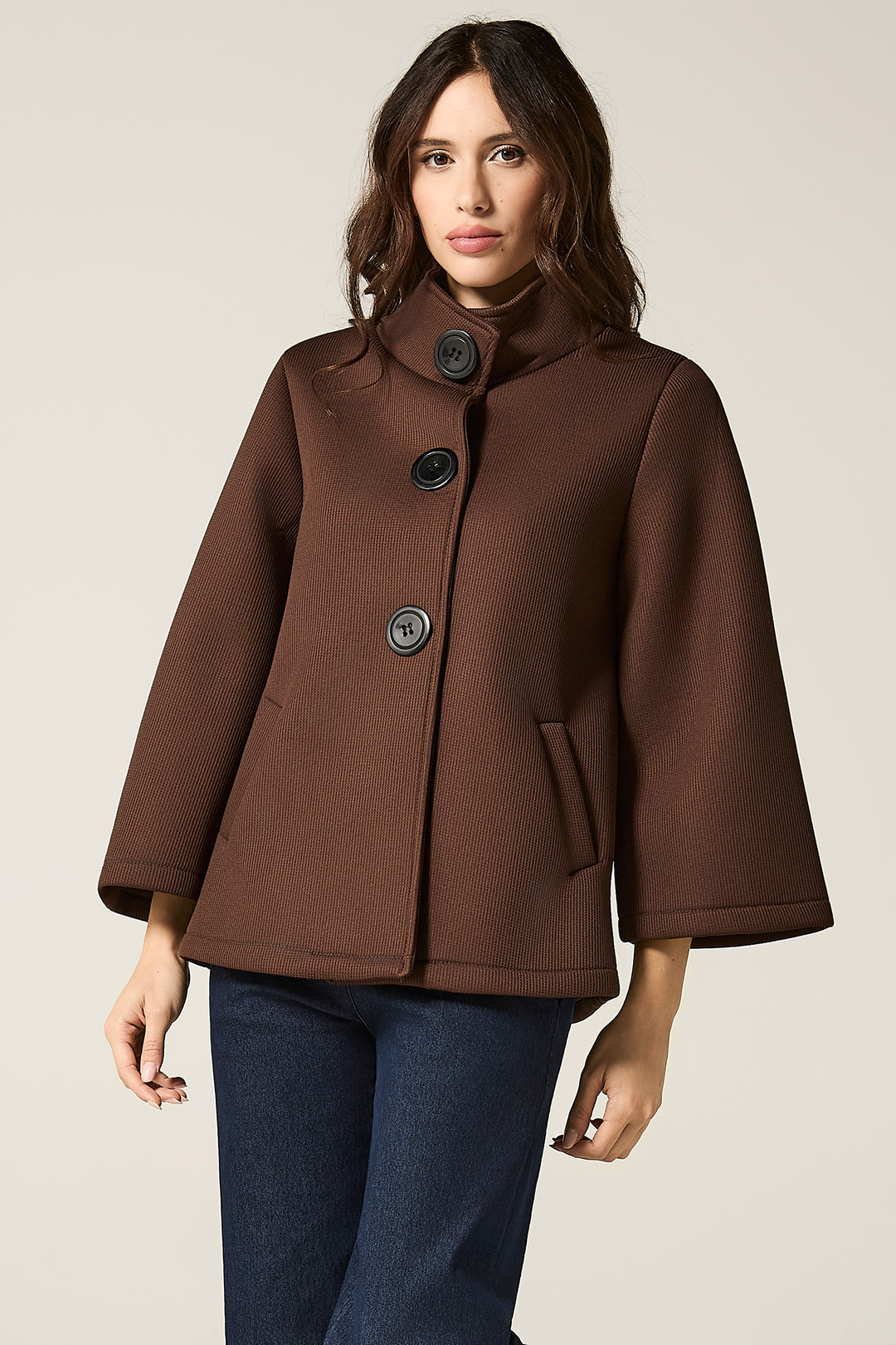 Giaccone in neoprene a 3 bottoni