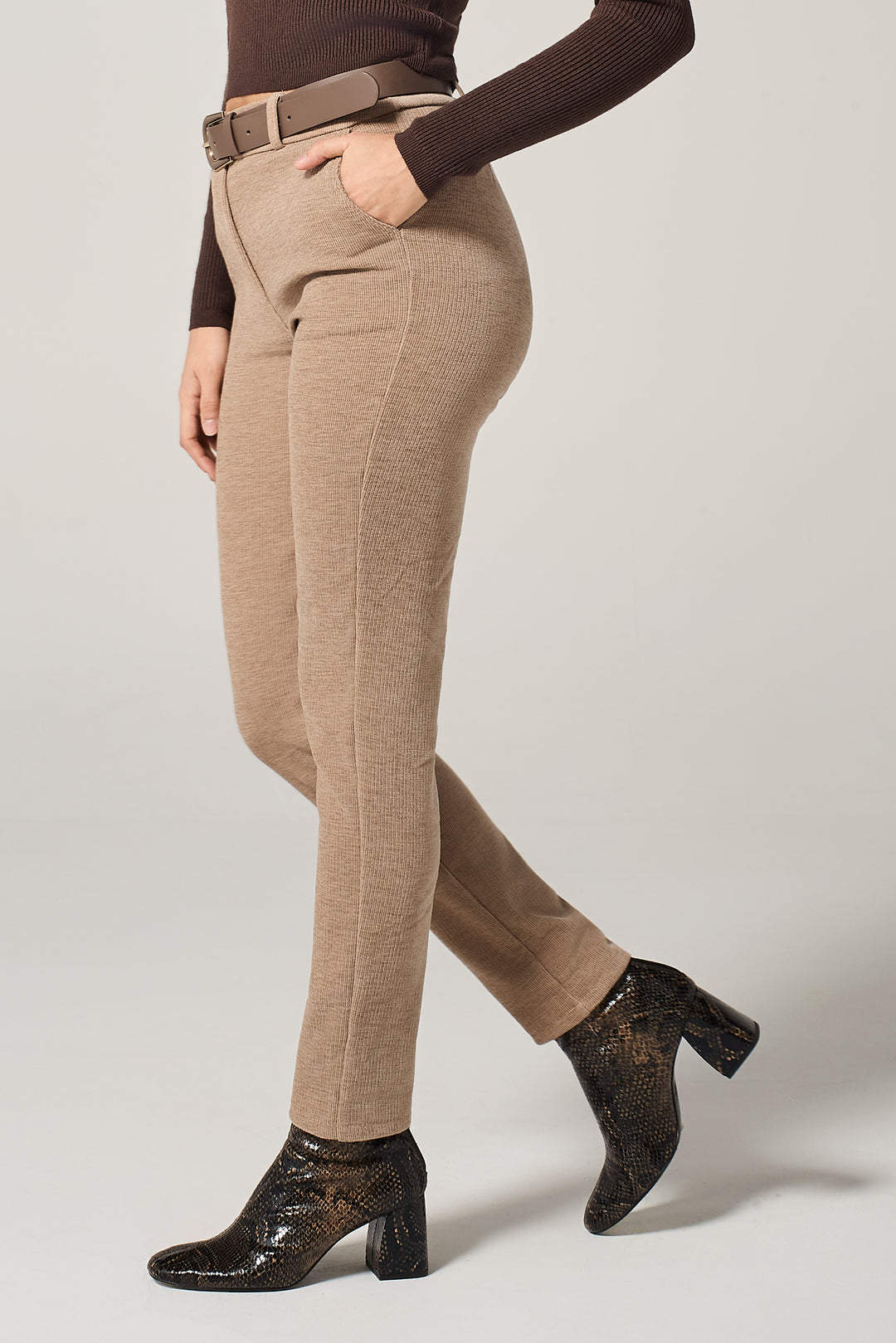Pantalone chino in velluto stretch