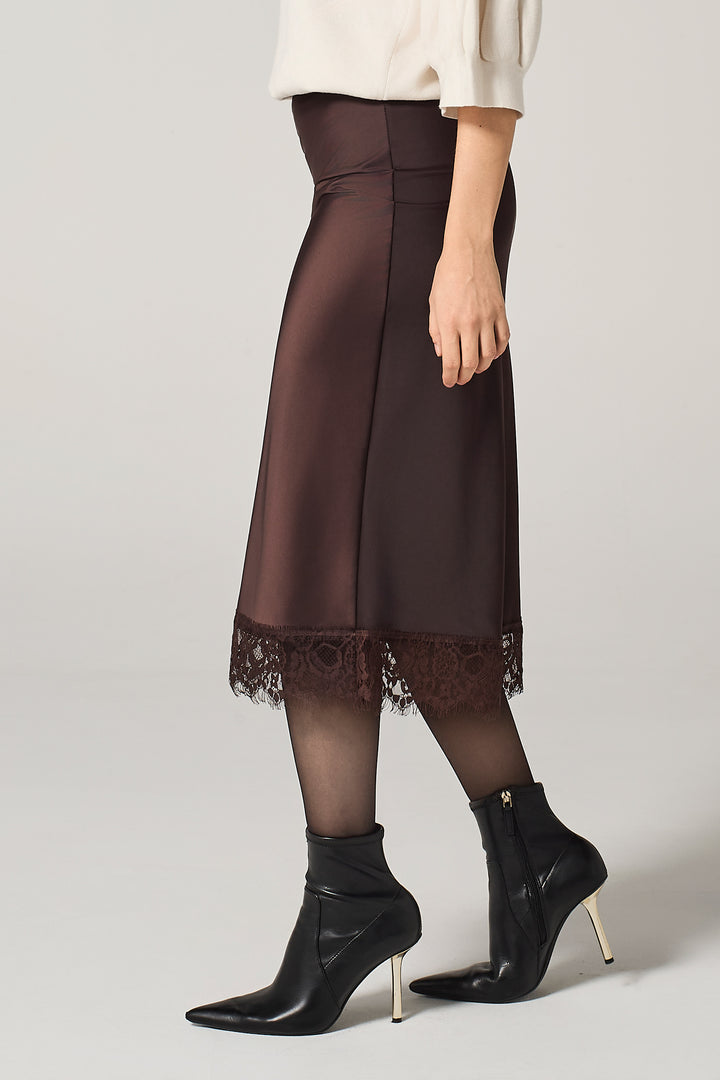 Gonna in satin con bordo in pizzo