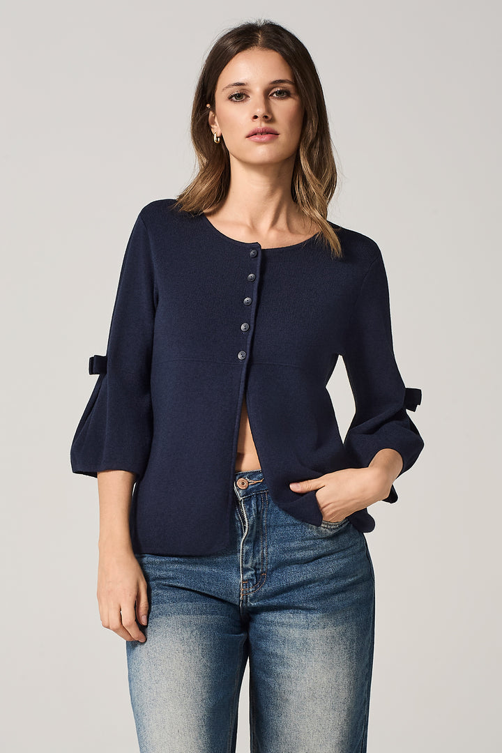 Cardigan con manica a campana e fiocco