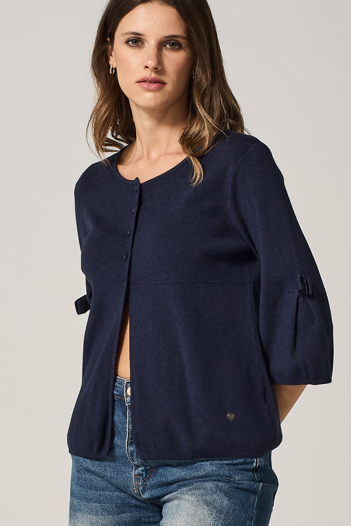 Cardigan con manica a campana e fiocco