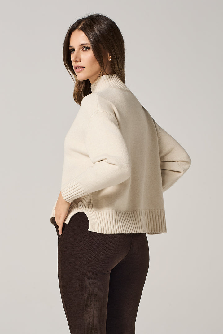 Maglia con bottoni laterali