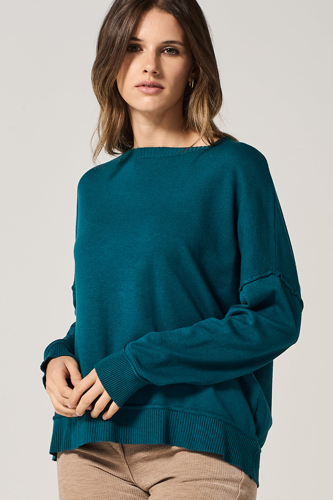 Maglia girocollo con bordino in rilievo