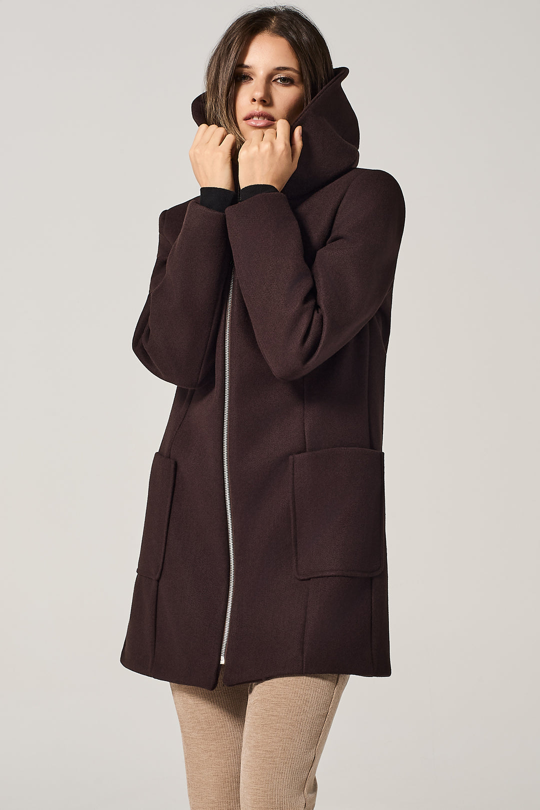 Cappotto midi in panno con cappuccio