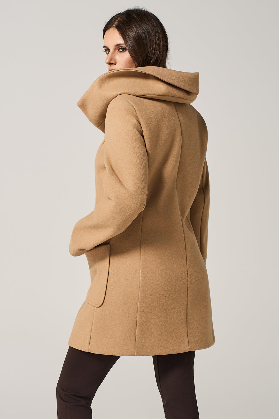 Cappotto midi in panno con cappuccio