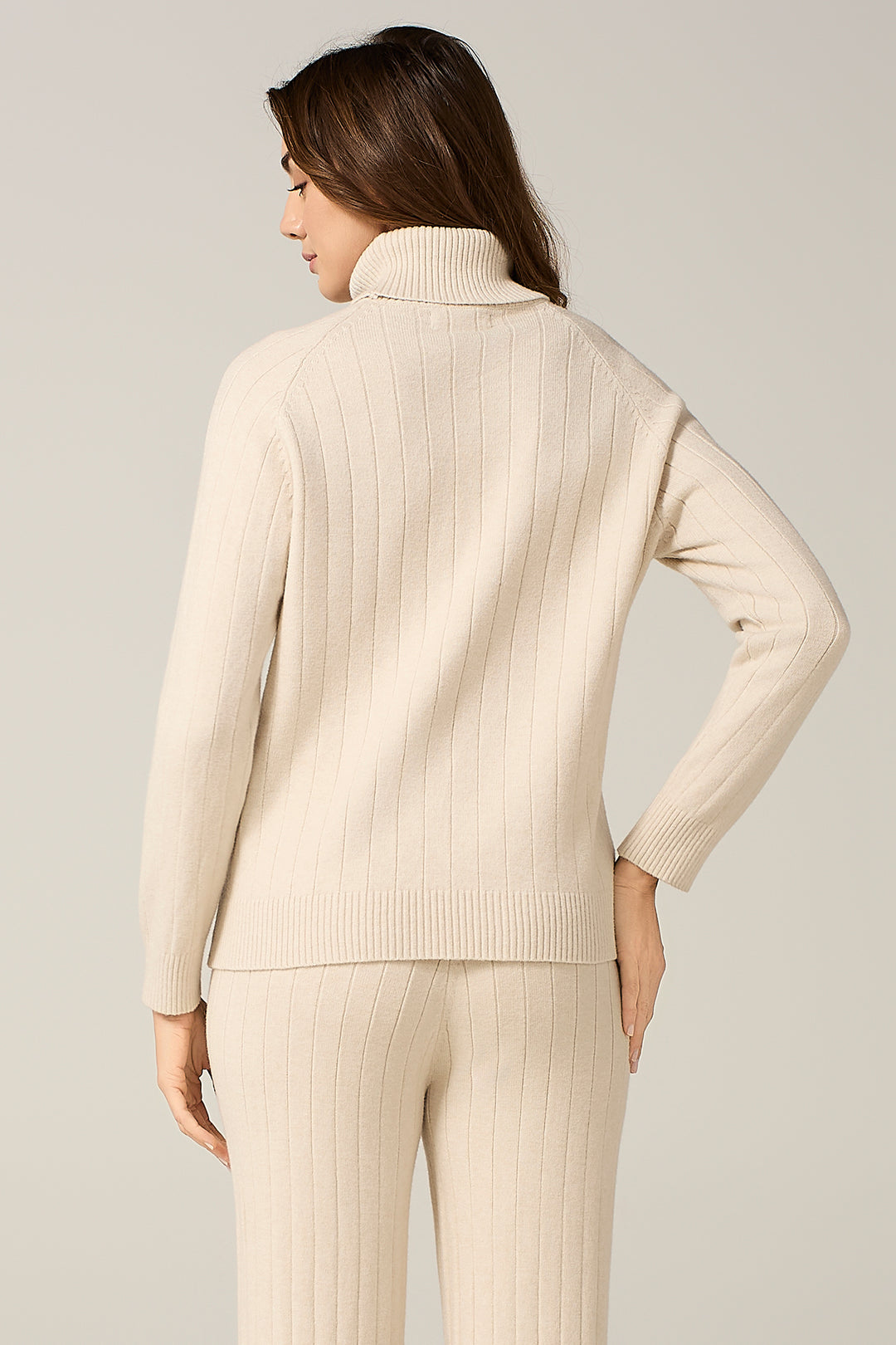 Maglia dolcevita a coste larghe