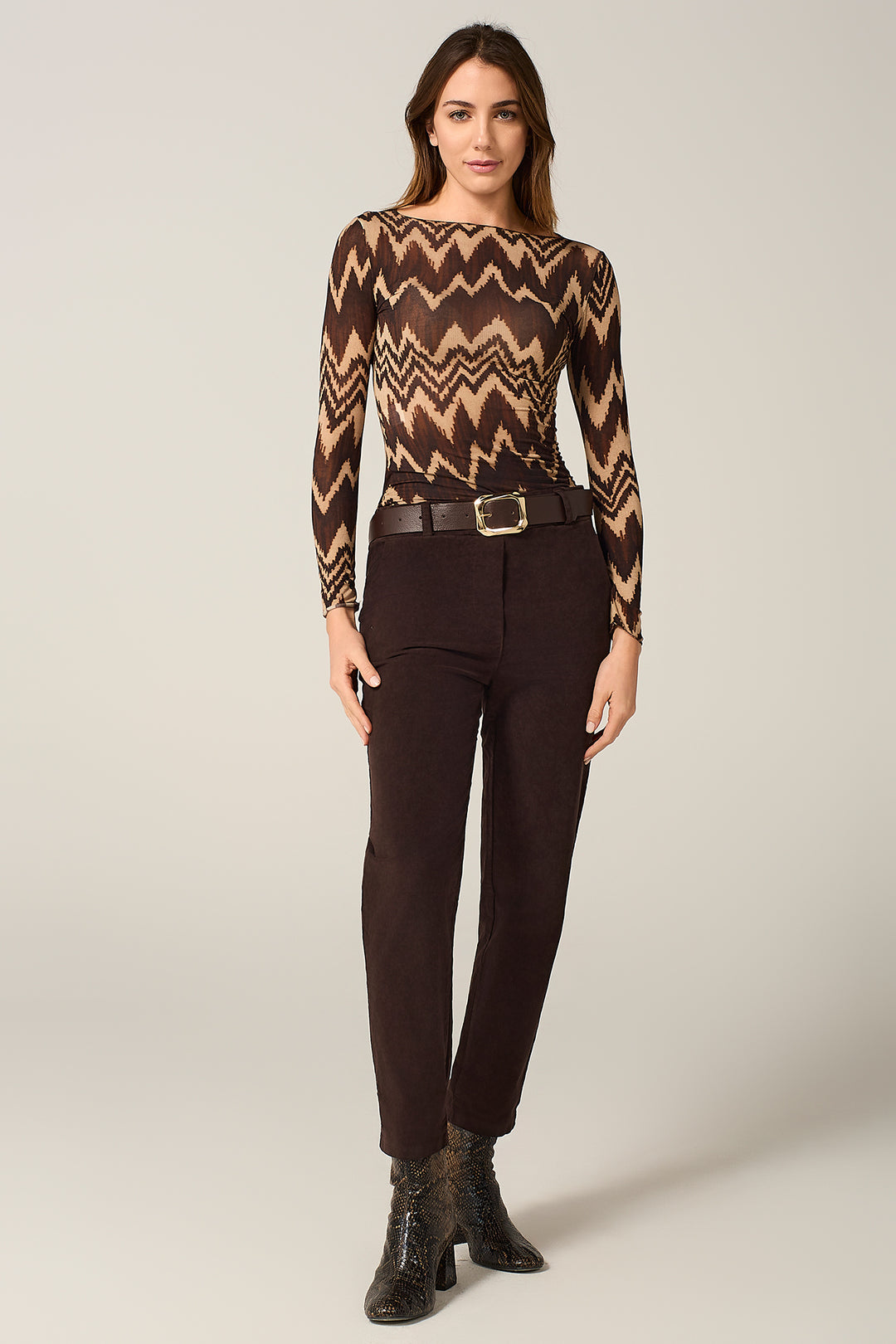 Pantalone chino in millerighe di velluto stretch