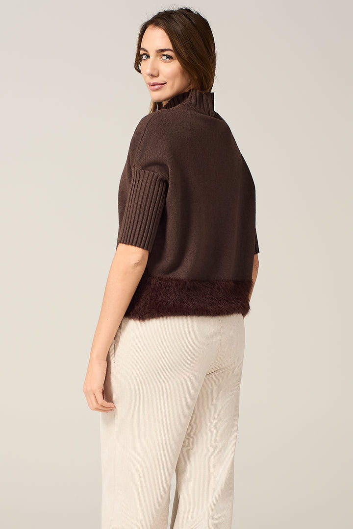 Maglia dolcevita con bordo effetto pelliccia