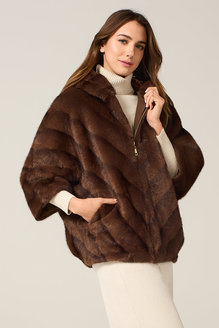 Giaccone con cappuccio in ecopelliccia