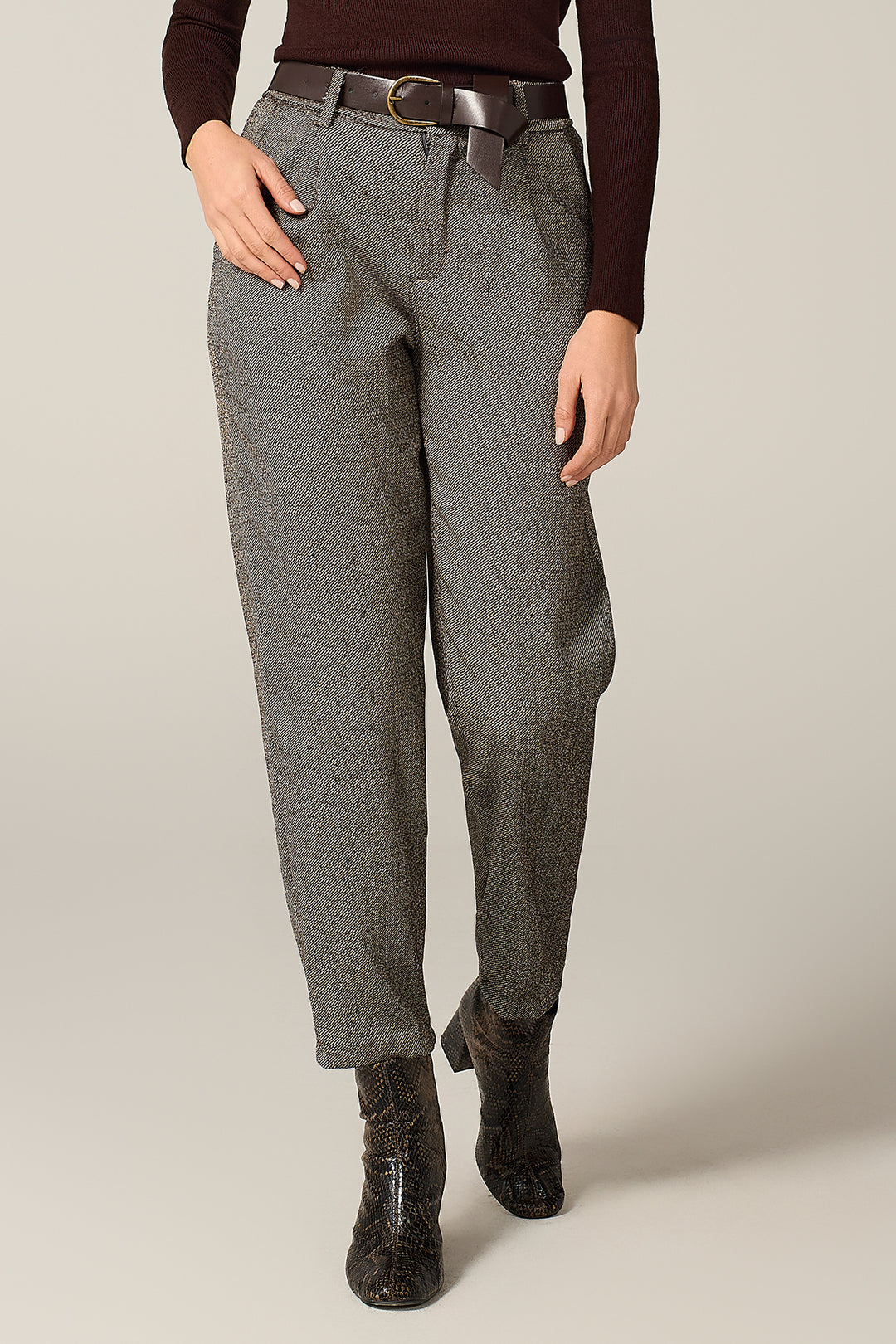 Pantalone chino in tessuto diagonale puntinato