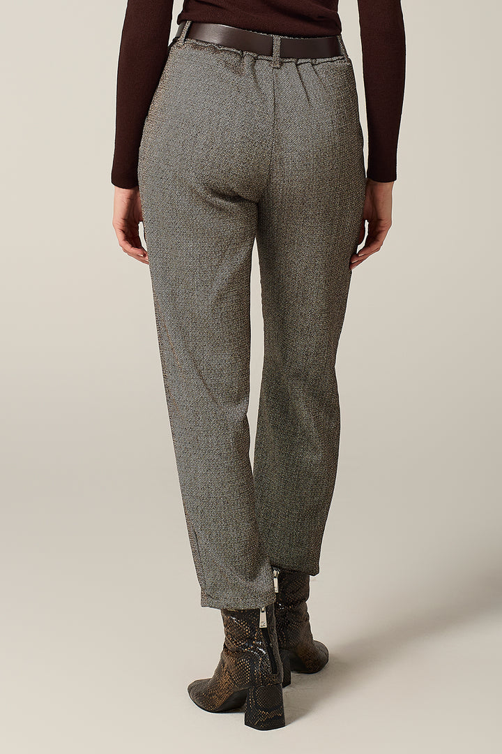 Pantalone chino in tessuto diagonale puntinato