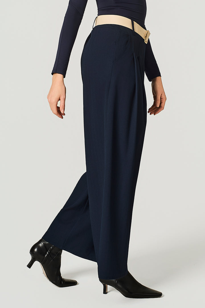 Pantalone over con pinces e cinta