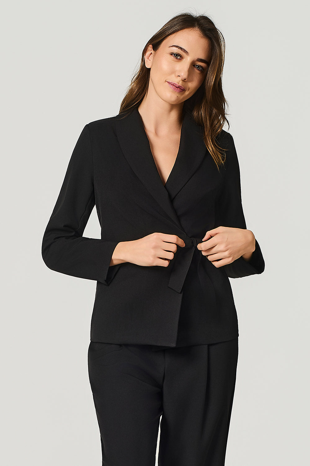 Blazer con chiusura a portafoglio con fiocco