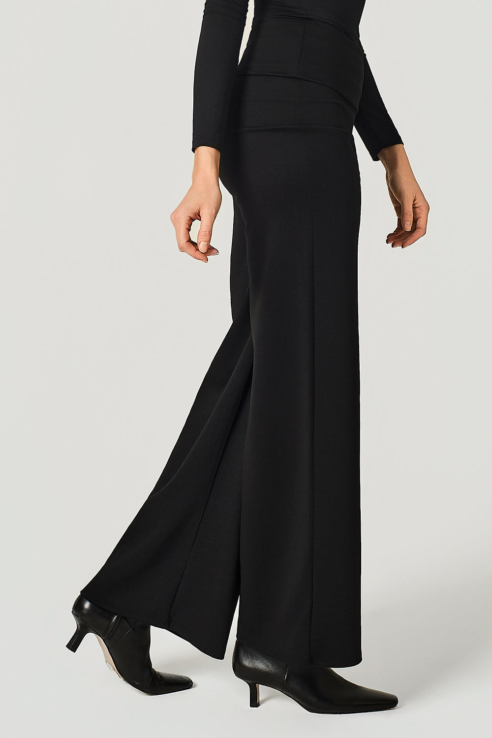 Pantalone con risvolto in vita stretch