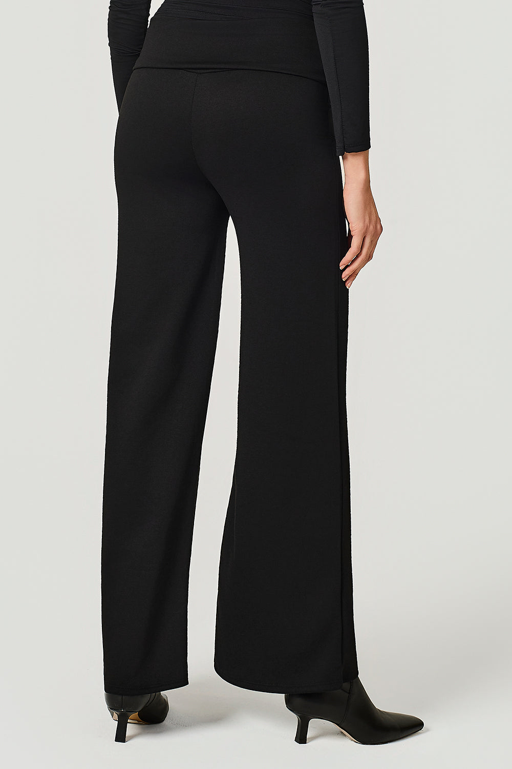 Pantalone con risvolto in vita stretch