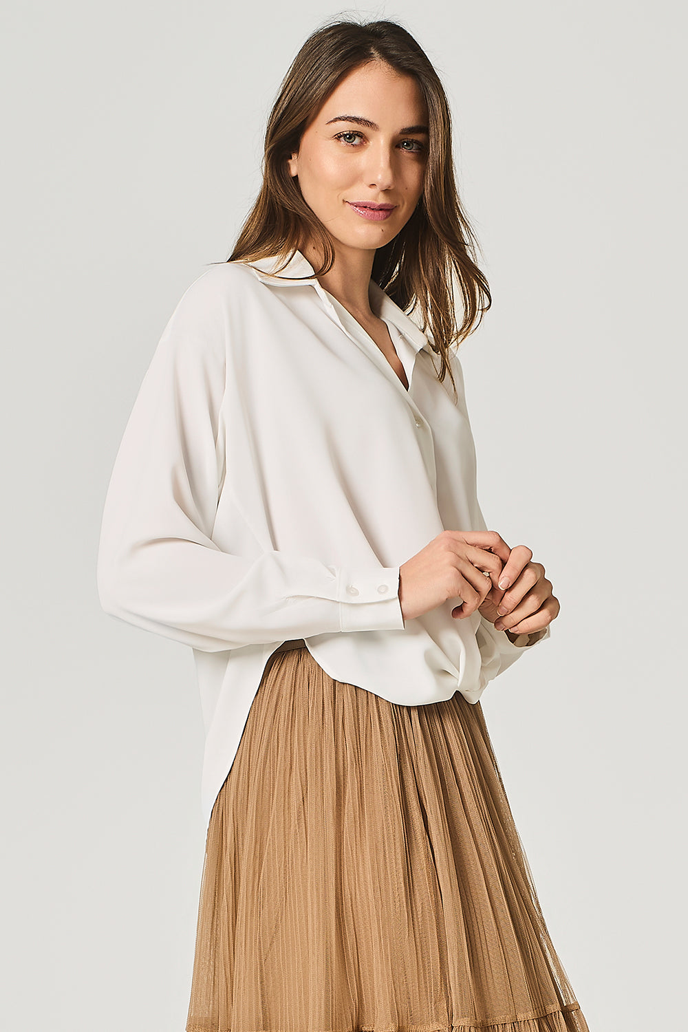 Camicia in satin con nodo incrociato