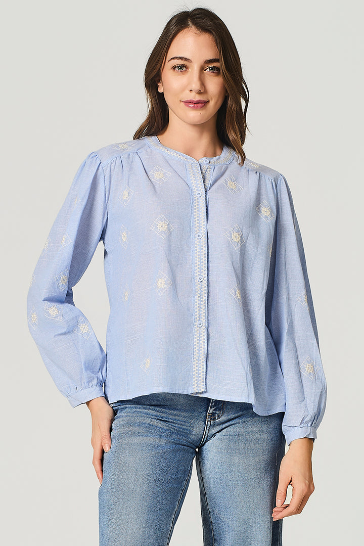 Camicia in mussola millerighe con ricami