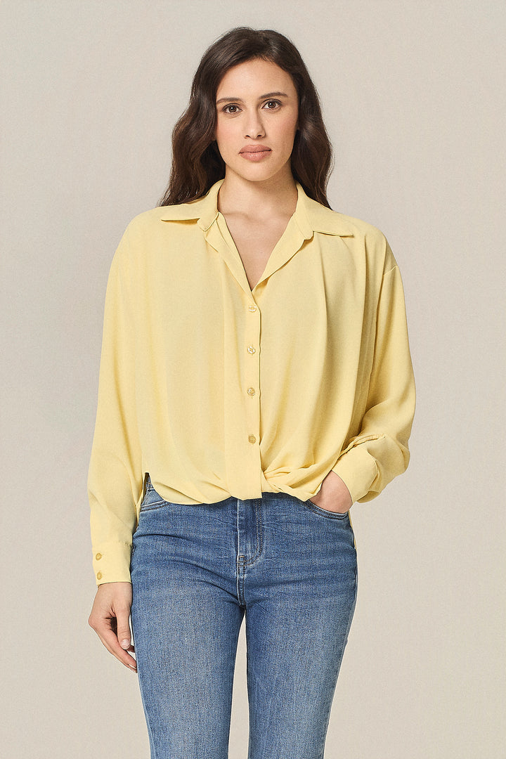 Camicia in satin con nodo incrociato