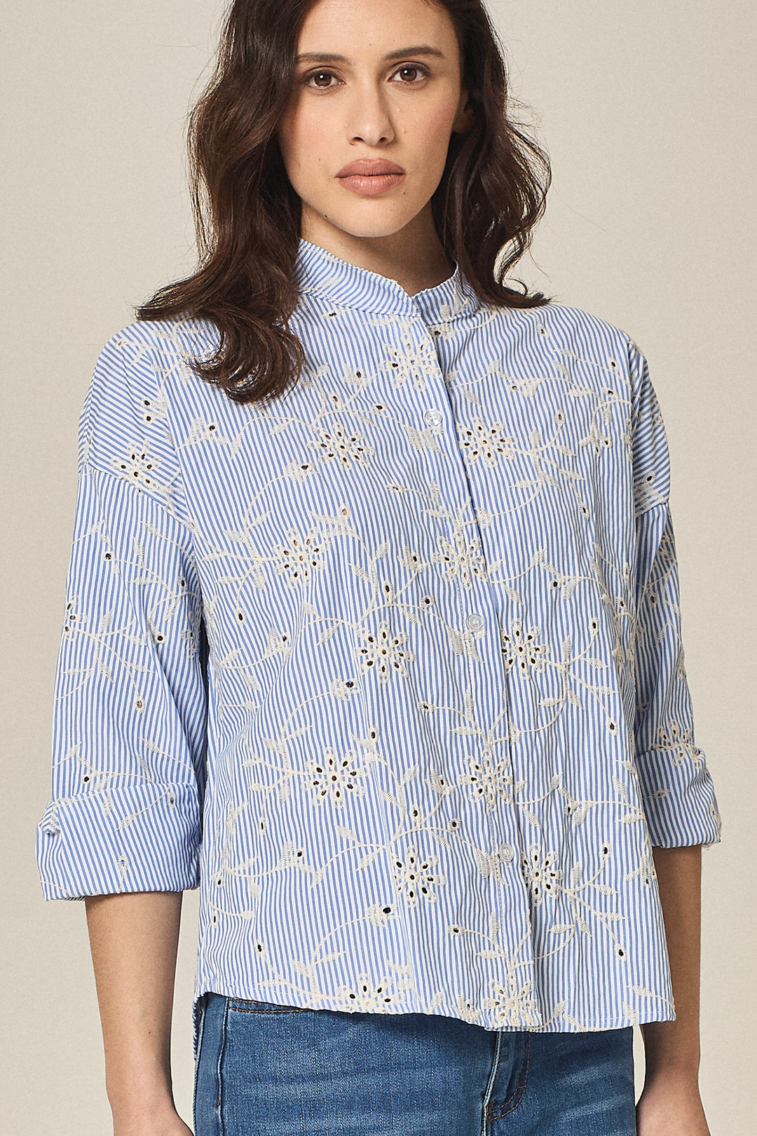 Camicia millerighe con ricami sangallo