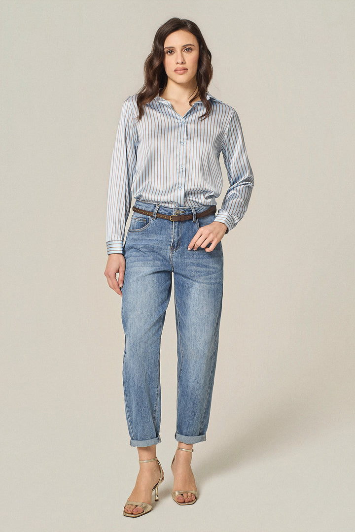 Jeans carrot con cinta