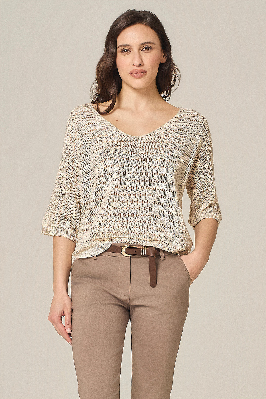 Maglia scollo a V traforata