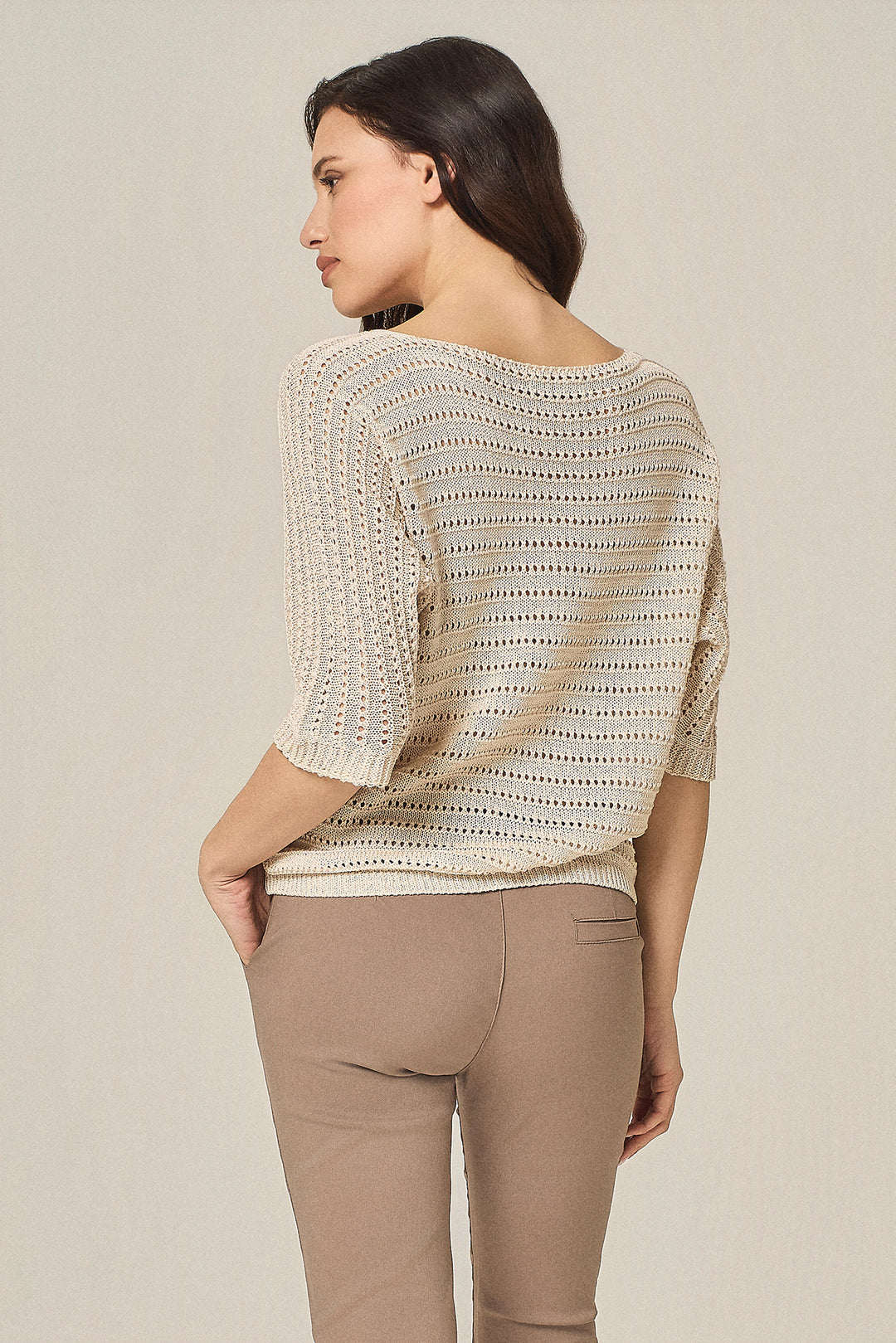 Maglia scollo a V traforata