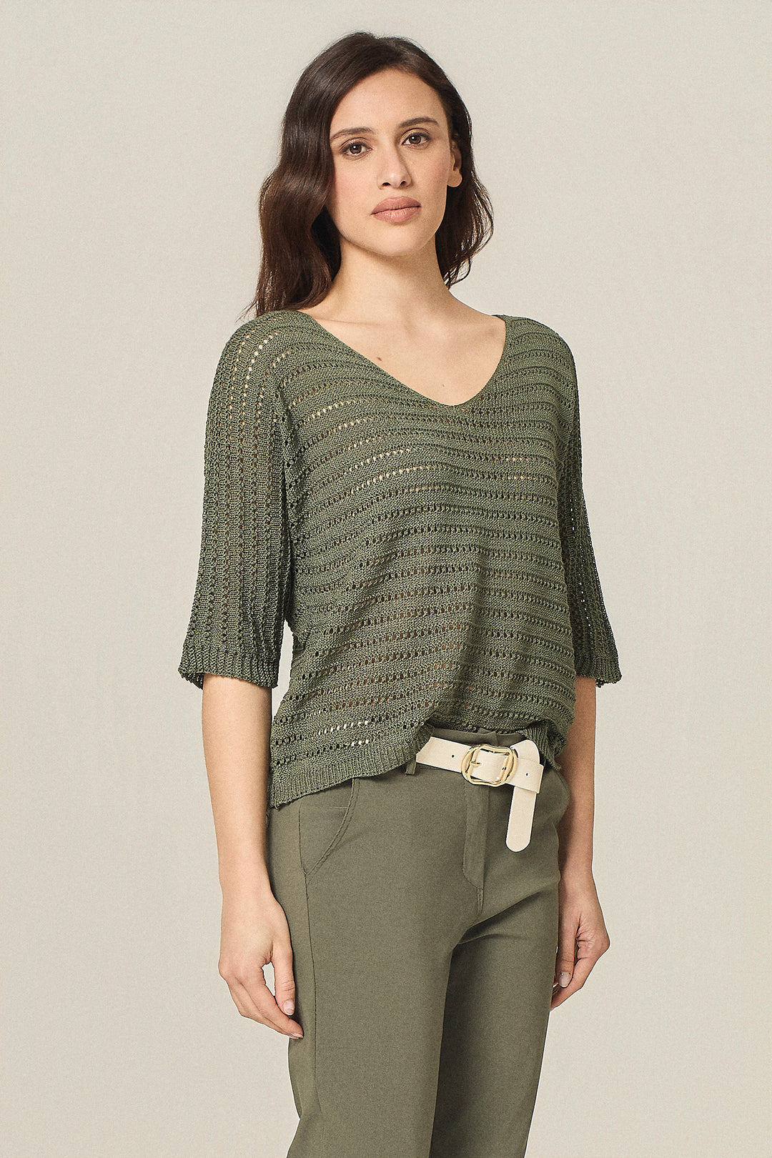 Maglia scollo a V traforata