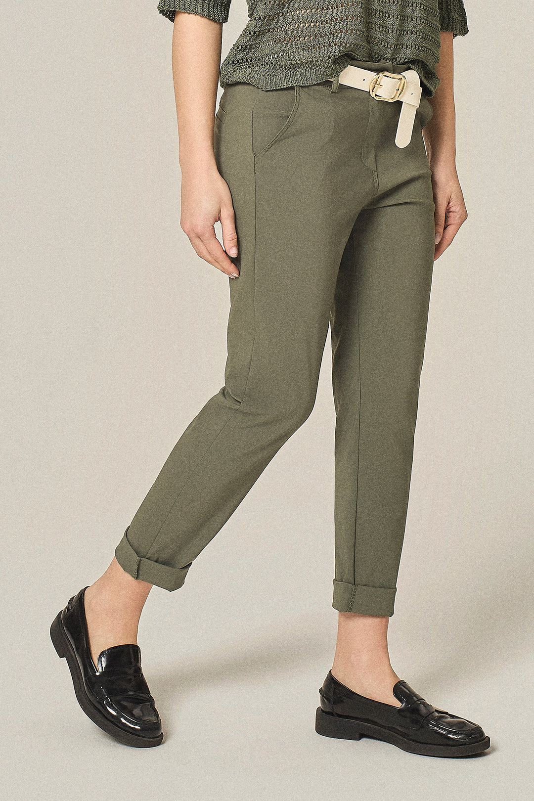 Pantalone chino stretch con cinta