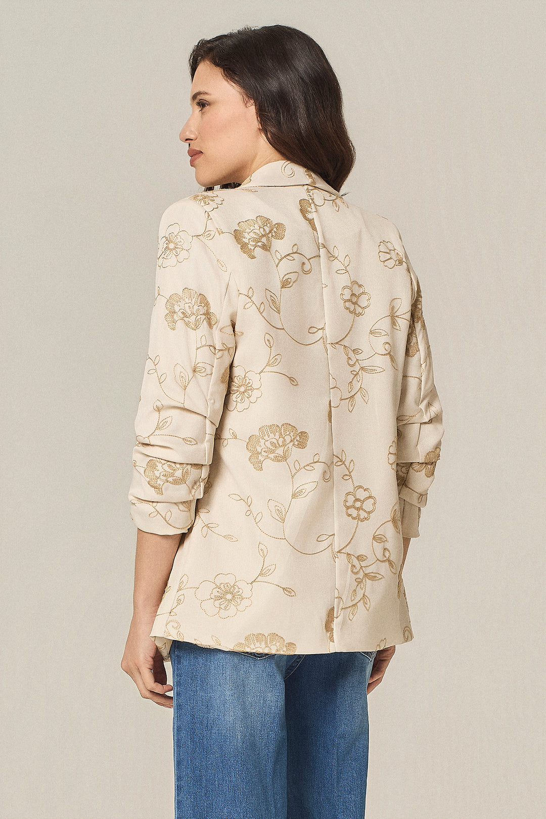 Blazer aperto con ricami floreali