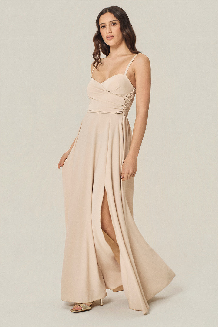 Abito corpetto incrociato e spacco laterale