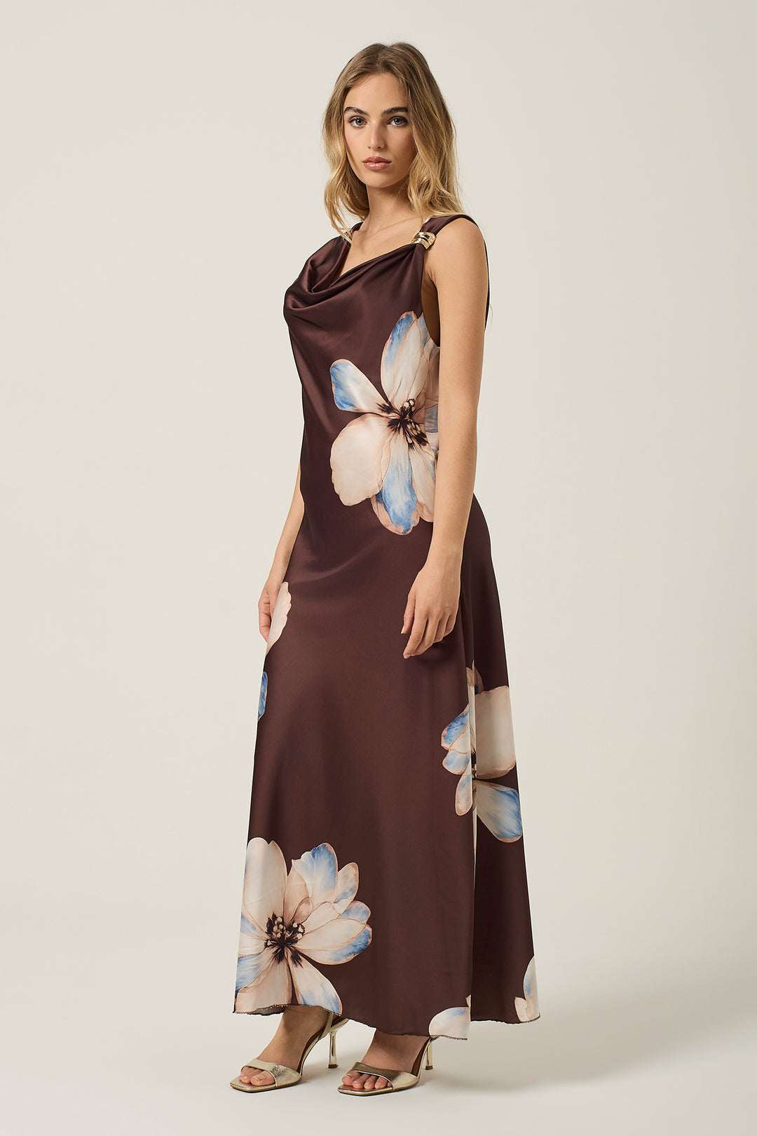 Abito lungo in satin fantasia floreale