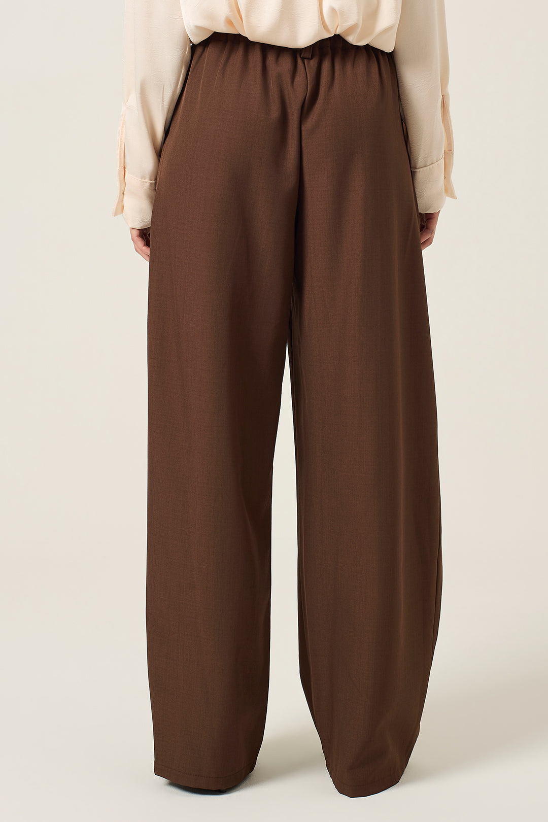 Pantalone con chiusura a portafoglio