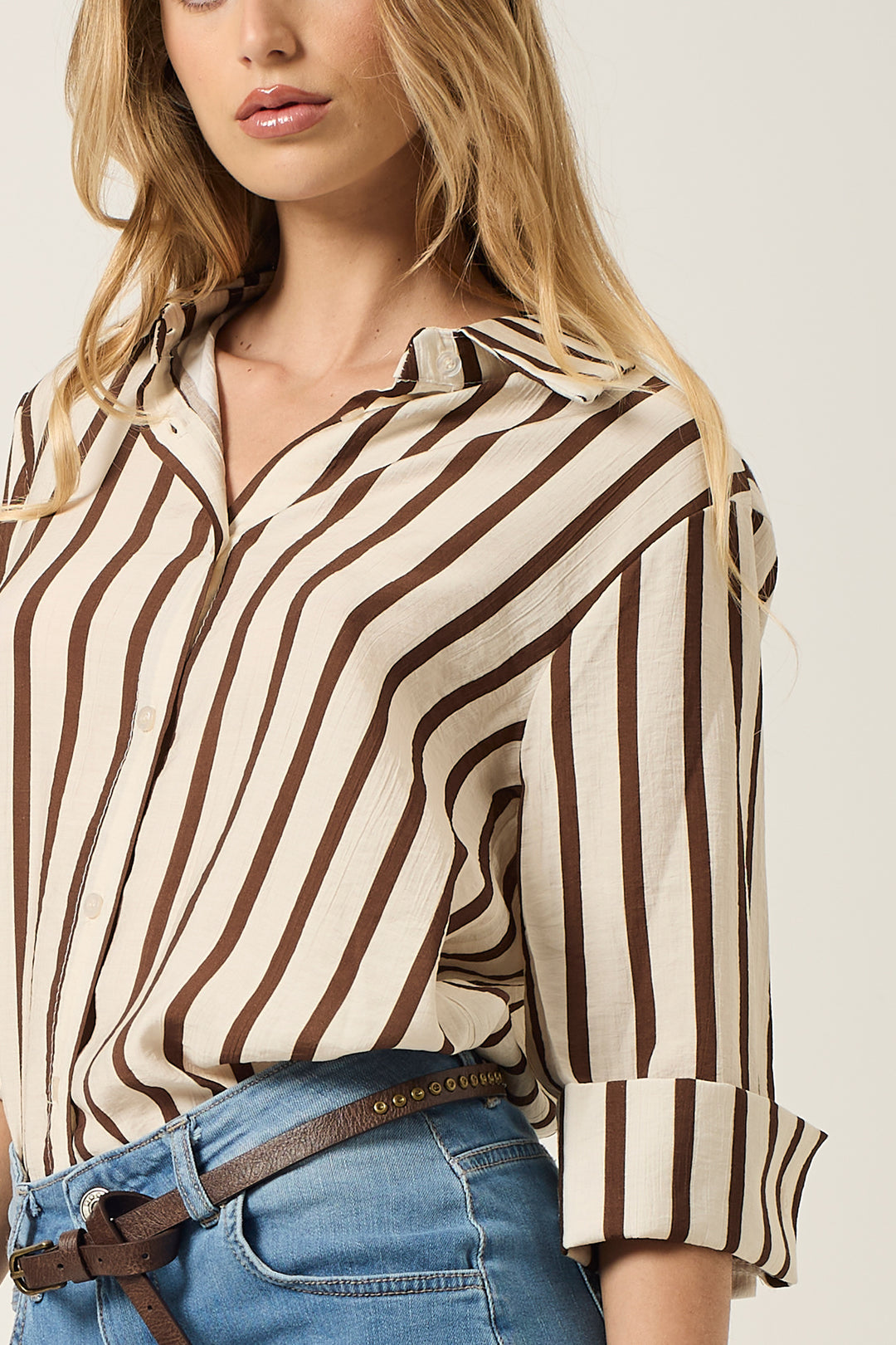 Camicia a righe con manica a 3/4