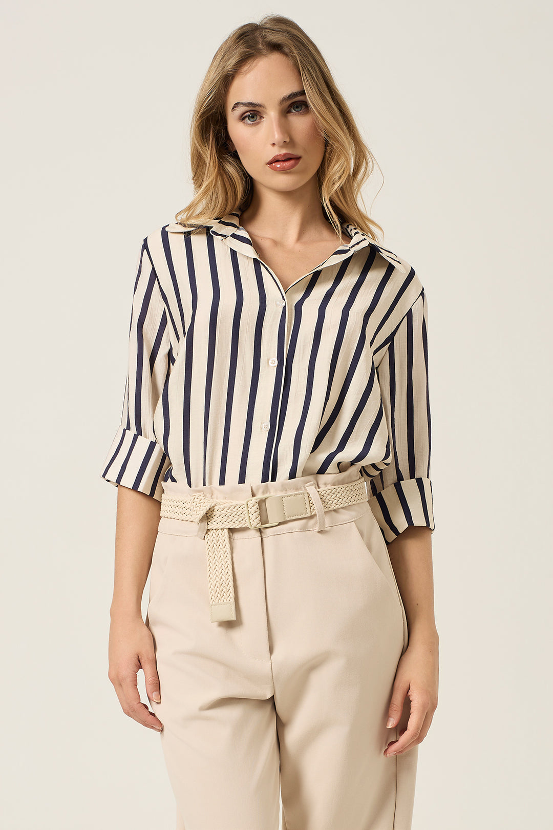 Camicia a righe con manica a 3/4