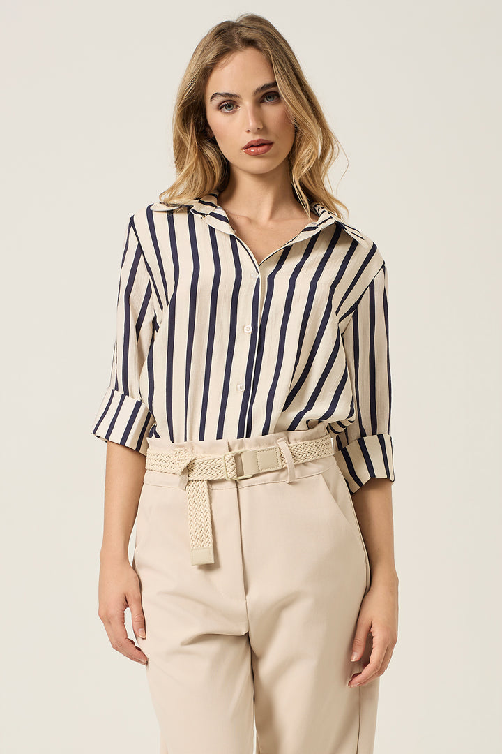 Camicia a righe con manica a 3/4