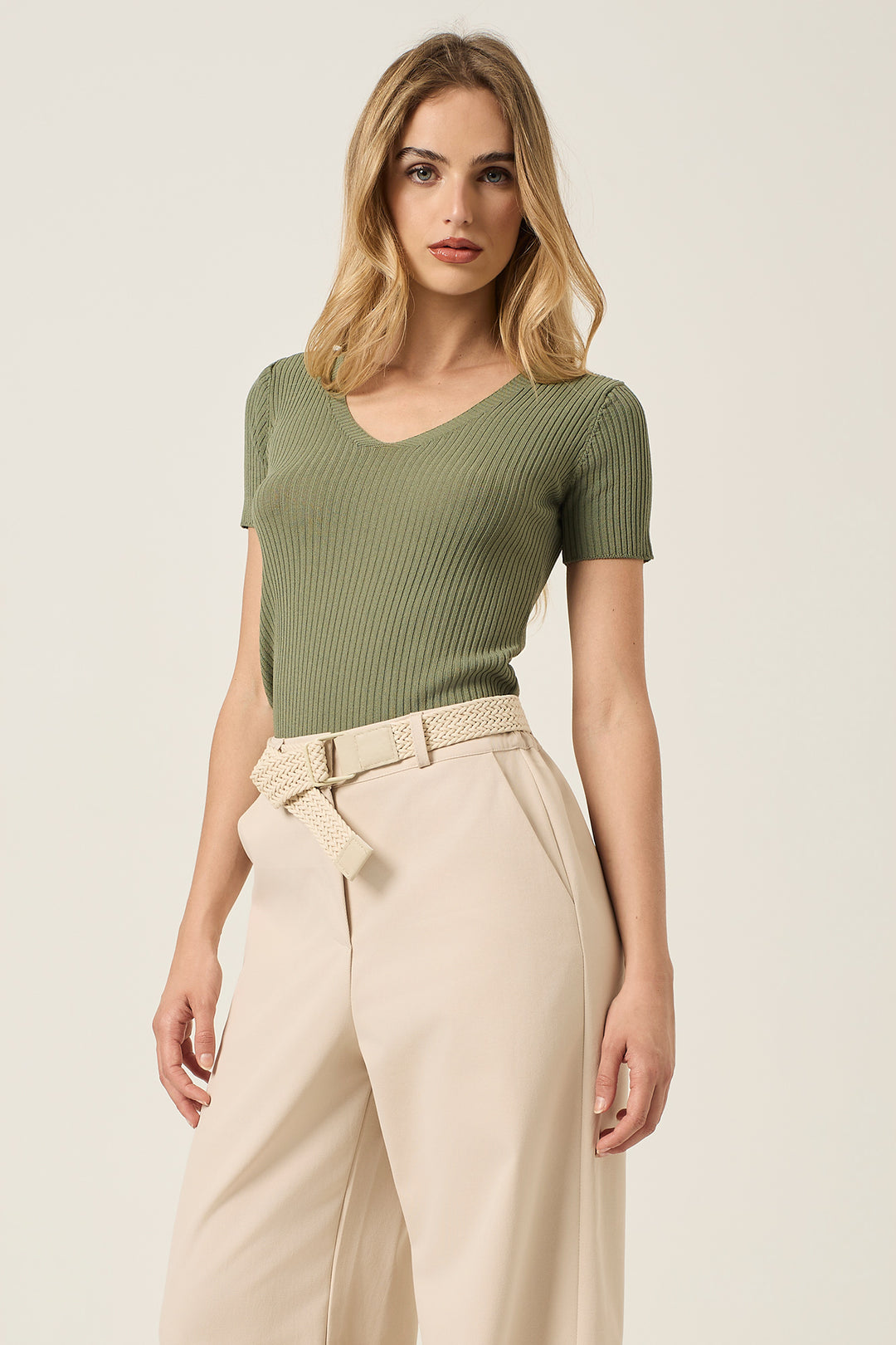 Maglia a V in costina