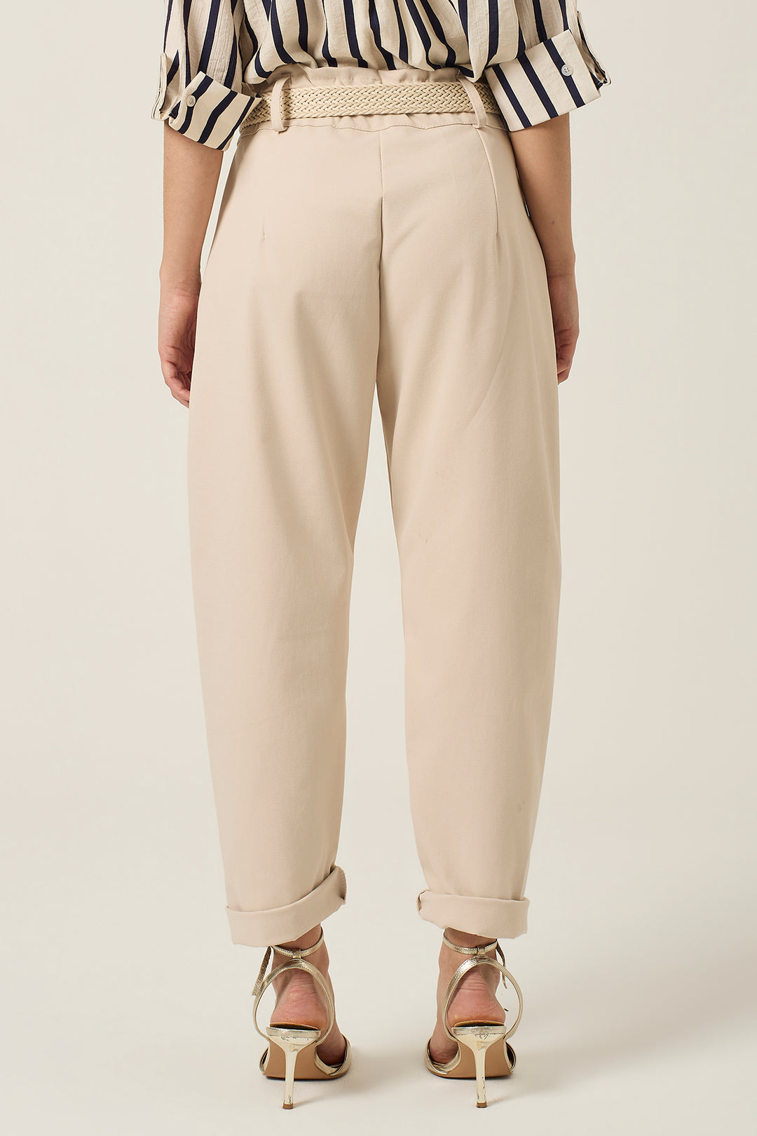 Pantalone jogger in gabardina con cinta